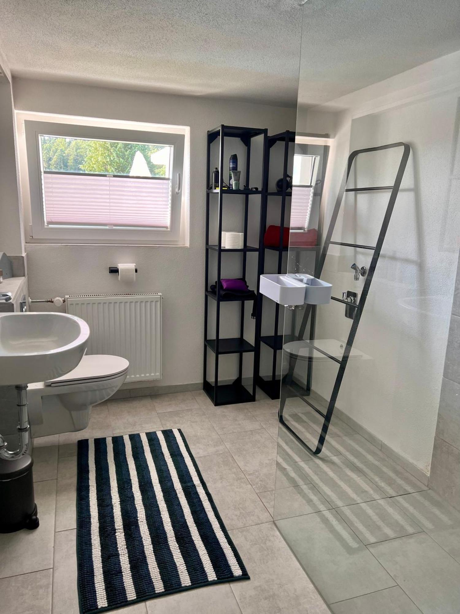 Charmante Einliegerwohnung, 3 Zimmer In Ruhiger Wohnlage, 60Qm, Mit Gemuetlicher Suedterrasse Marburg Esterno foto