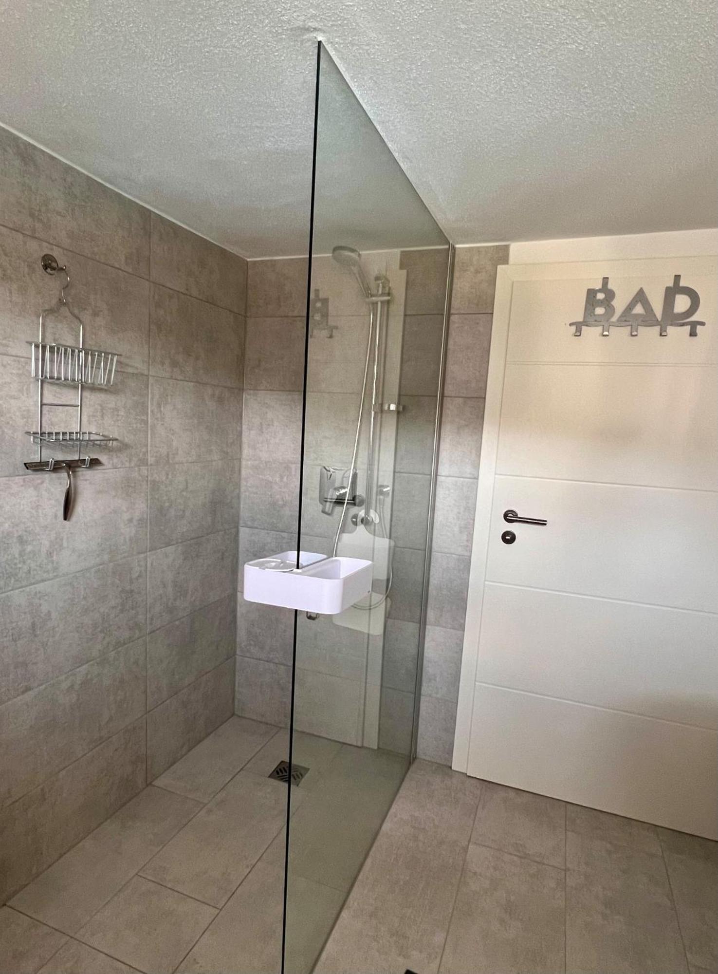 Charmante Einliegerwohnung, 3 Zimmer In Ruhiger Wohnlage, 60Qm, Mit Gemuetlicher Suedterrasse Marburg Esterno foto
